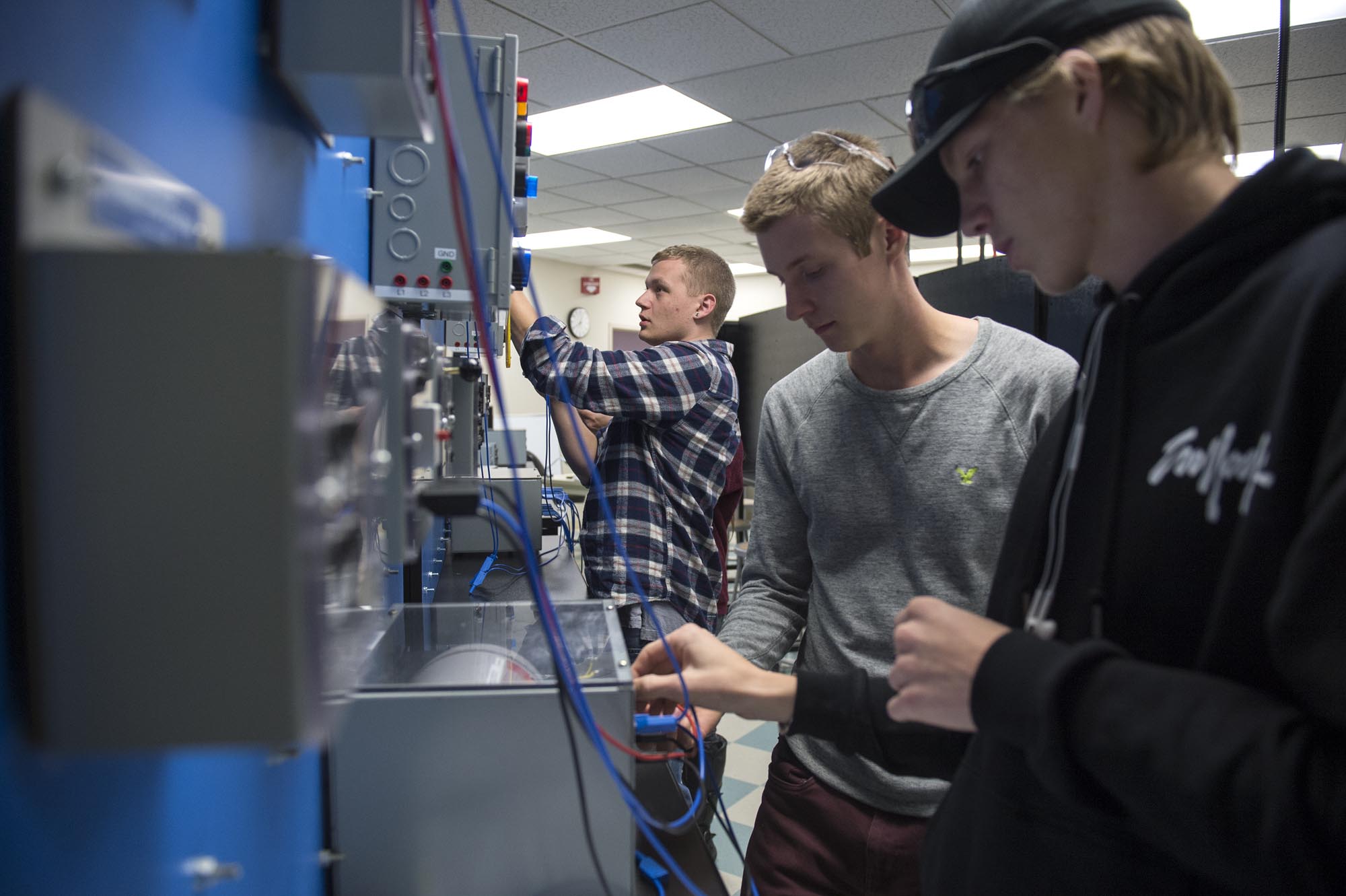 Students working in Electronics Engineering lab