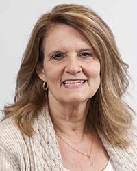Carolyn Holt headshot