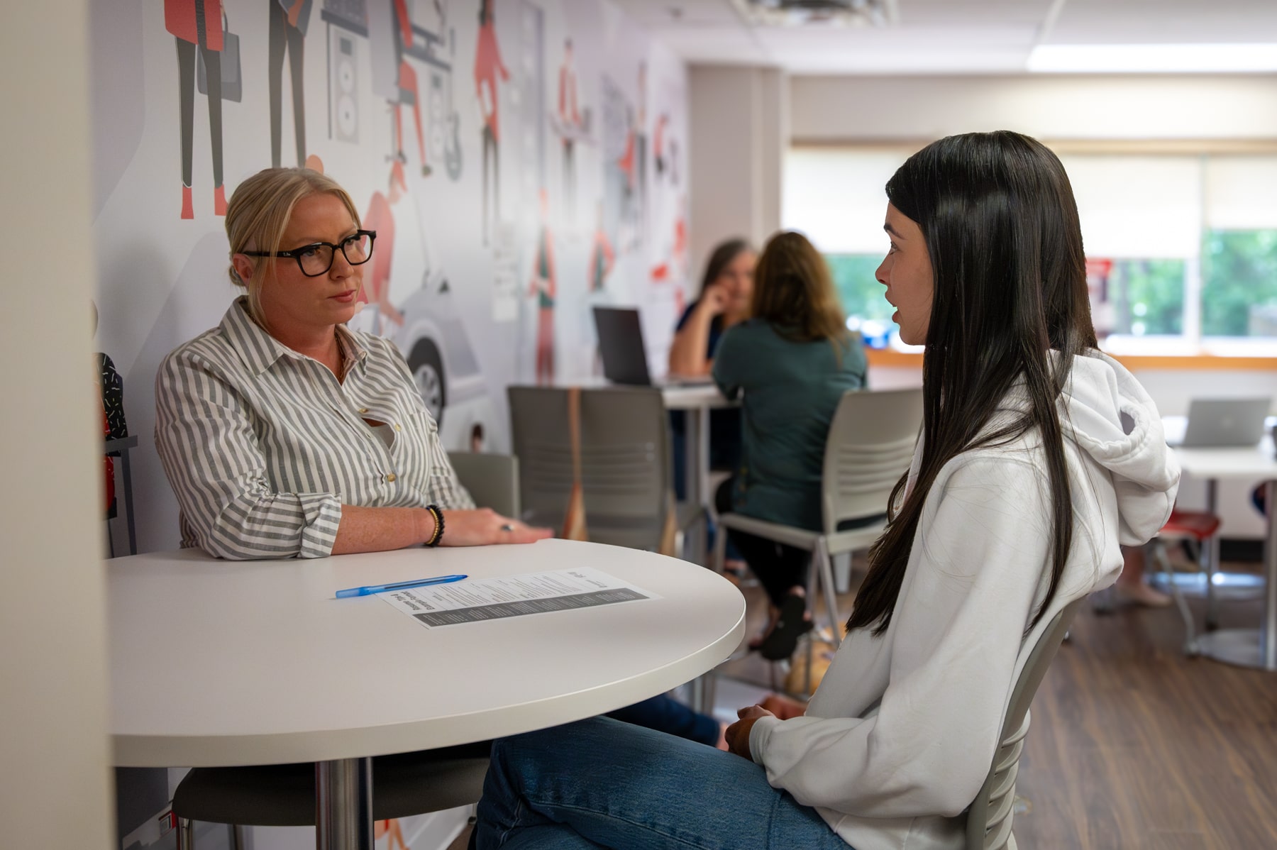 student and advisor discuss co-op opportunities at Fanshawe