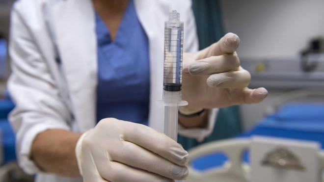 IV insertion demonstration in anesthesia assistant lab