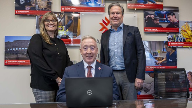 Peter Devlin signs the UN SDG Accord.