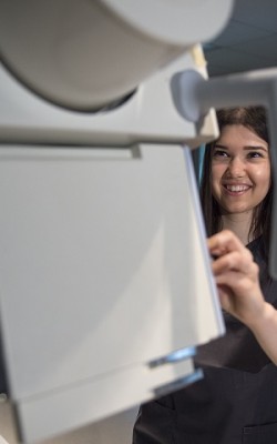Student operates equipment in Medical Radiation Technology program.